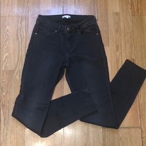 🖤 H&M Dark Gray skinny jeans 🖤